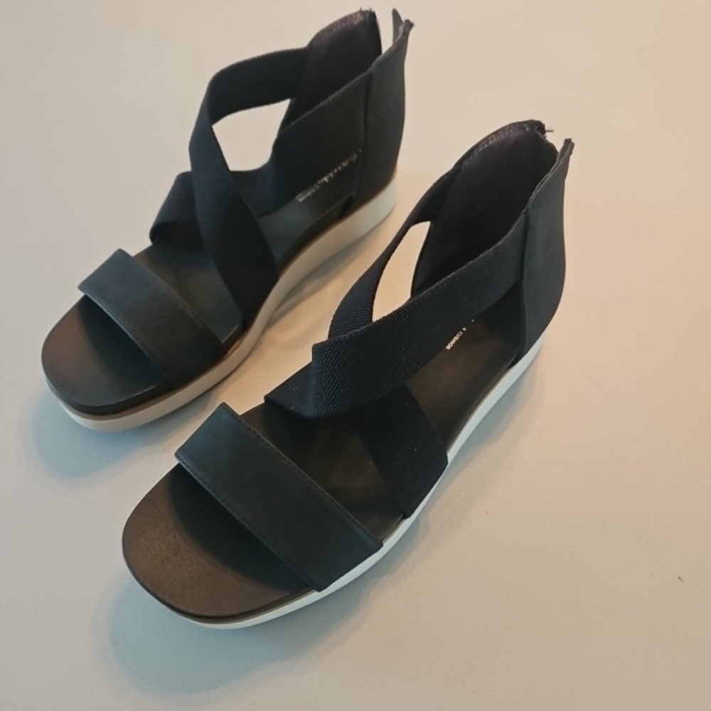 LifeStride Black Crisscross Wedge Platfom Comfort Sandals